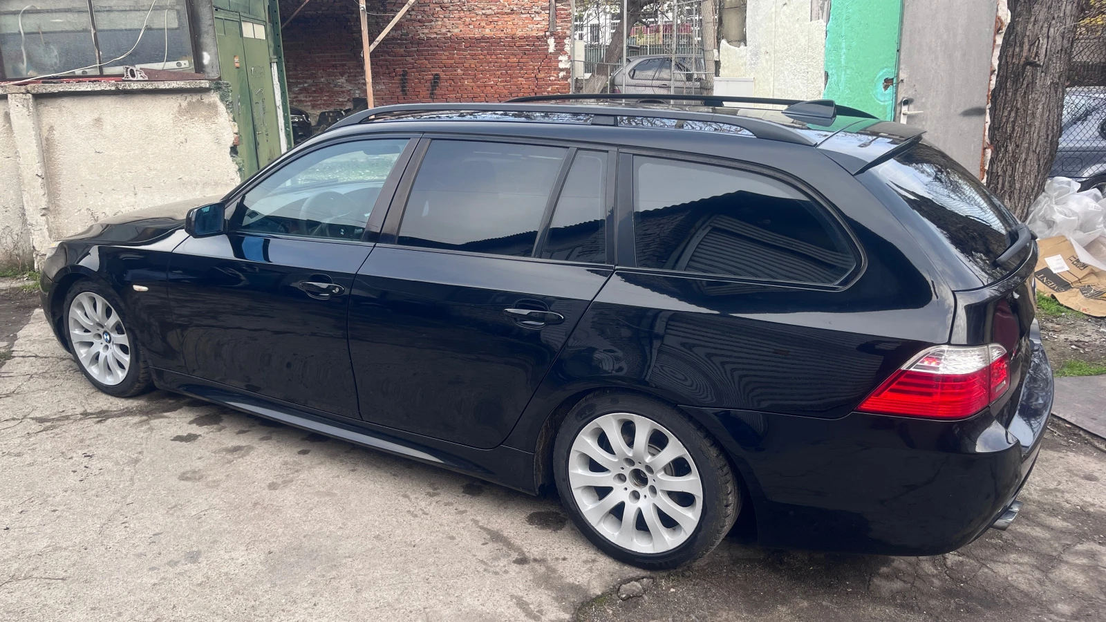 BMW 525 d M Paket lci Auto | Mobile.bg   1