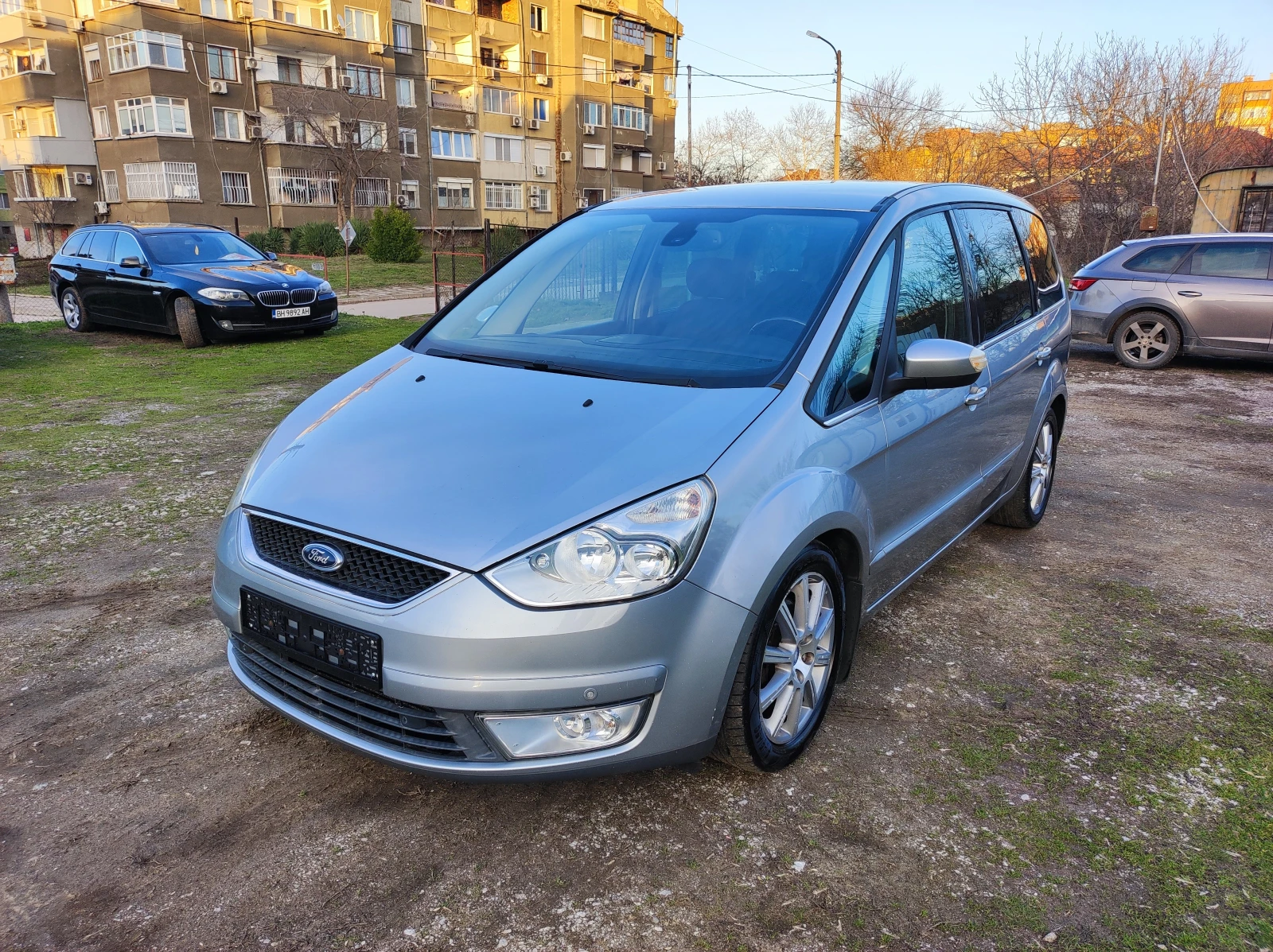 Ford Galaxy 2.0HDi 140к.с. 'Ghia' 7места Пежо мотор, снимка 2 - Автомобили и джипове - 53736016