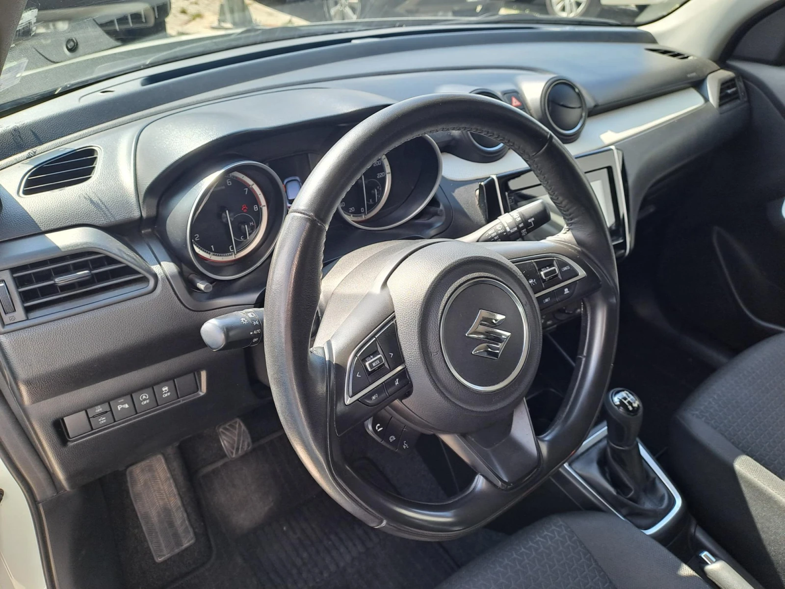 Suzuki Swift 1.2 GL+ HYBRID ОЧАКВАМЕ, снимка 10 - Автомобили и джипове - 53974075