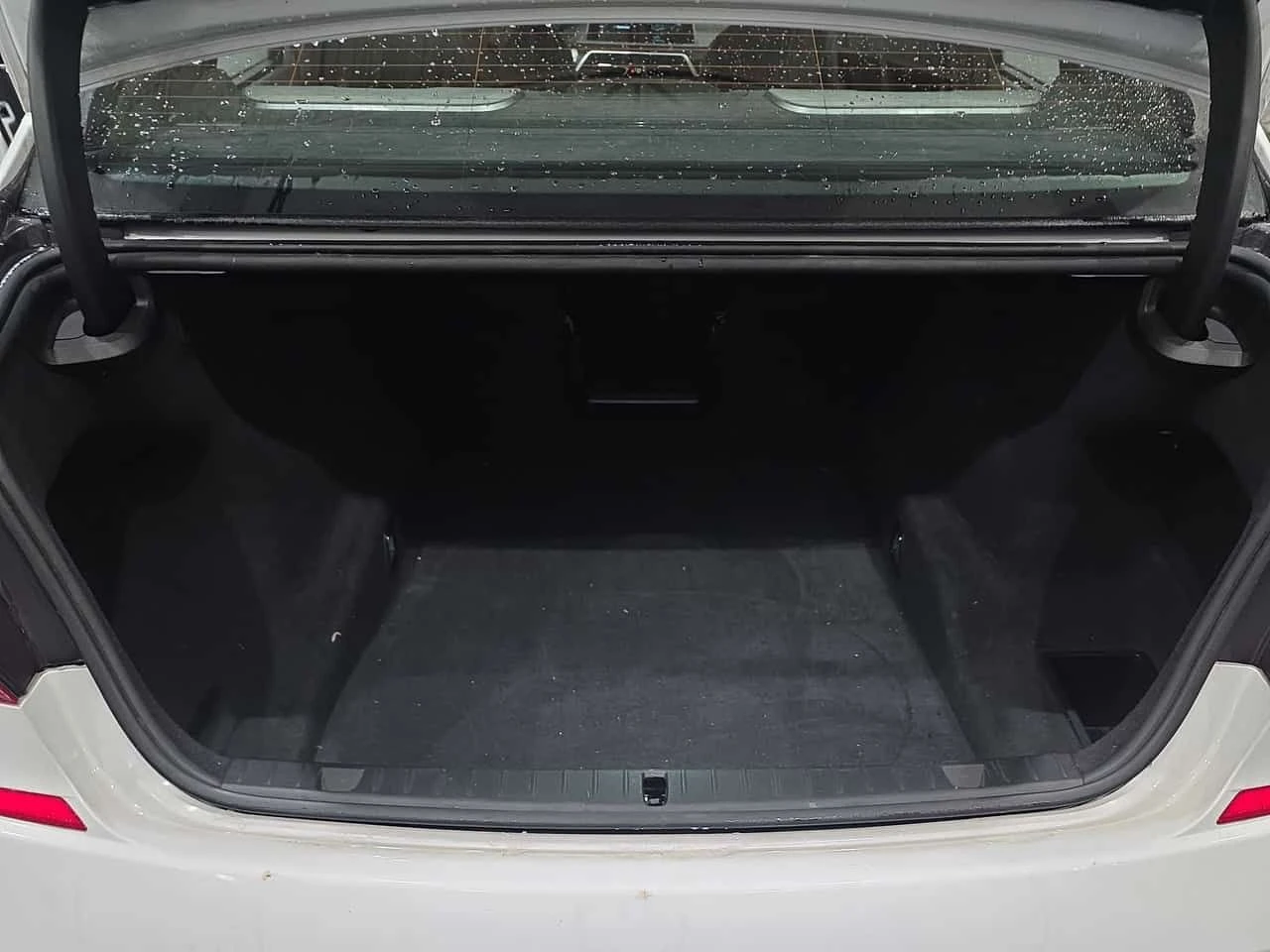 BMW 750 Li xDrive/ОБДУХВАНЕ/ДИСТРОНИК/360/HEAD-UP DISPLAY, снимка 12 - Автомобили и джипове - 54006053