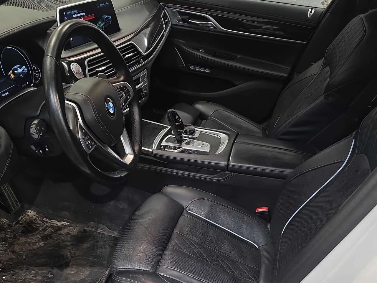 BMW 750 Li xDrive/ОБДУХВАНЕ/ДИСТРОНИК/360/HEAD-UP DISPLAY, снимка 11 - Автомобили и джипове - 54006053