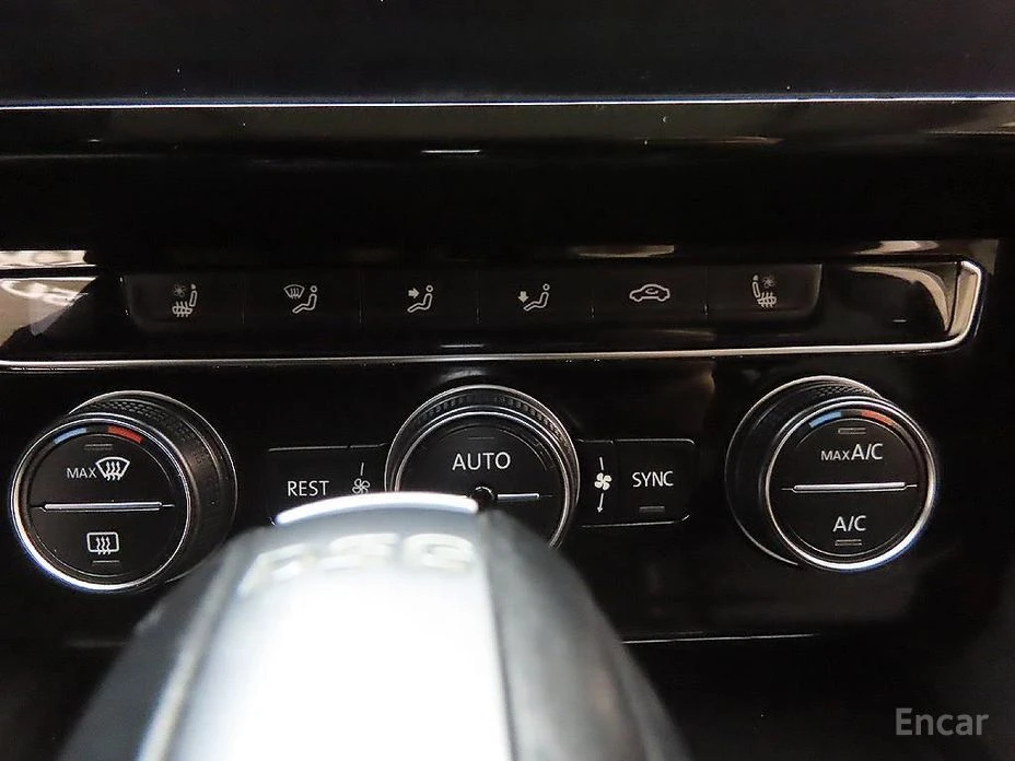 VW Arteon 2.0 TDI Prestige* DYNAUDIO* SUNROOF* ОБДУХВАНЕ* , снимка 11 - Автомобили и джипове - 54153242