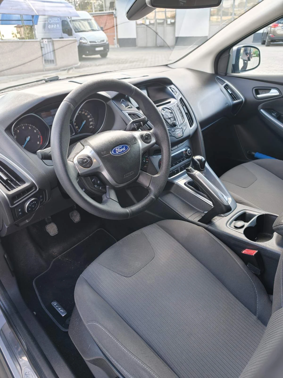 Ford Focus 1.6 Gen3, снимка 13 - Автомобили и джипове - 54272376