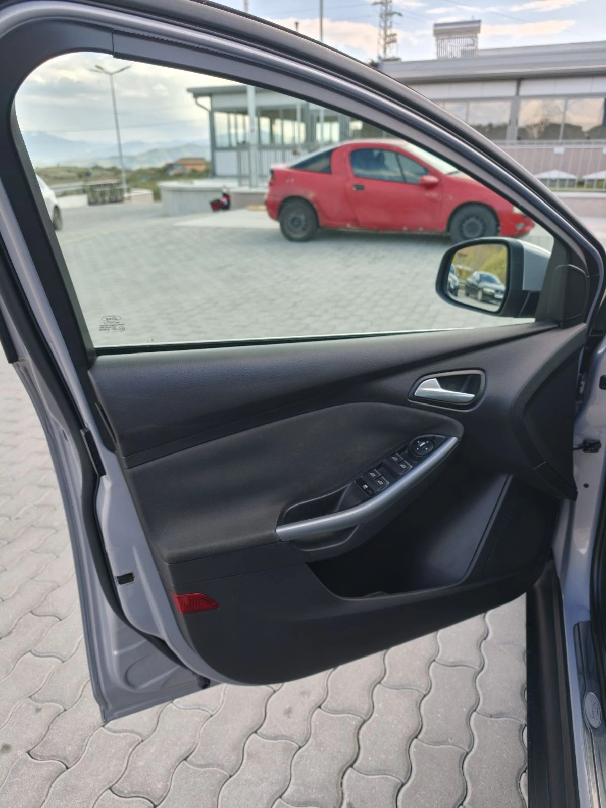 Ford Focus 1.6 Gen3, снимка 12 - Автомобили и джипове - 54272376