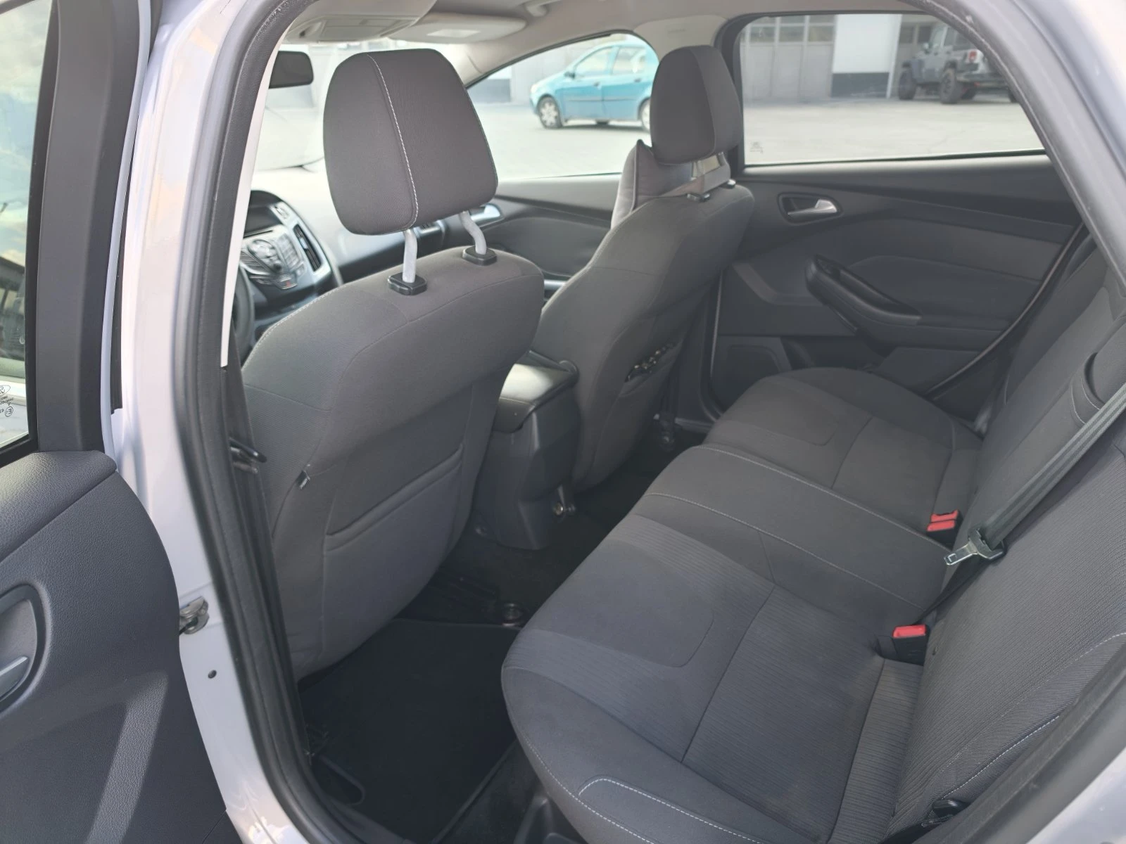 Ford Focus 1.6 Gen3, снимка 14 - Автомобили и джипове - 54272376