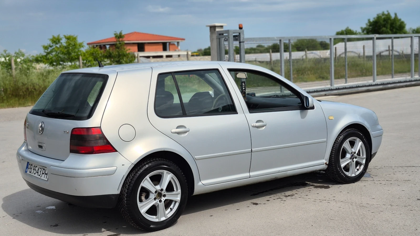 VW Golf 1.9 Tdi/110 AFN, снимка 5 - Автомобили и джипове - 54574307