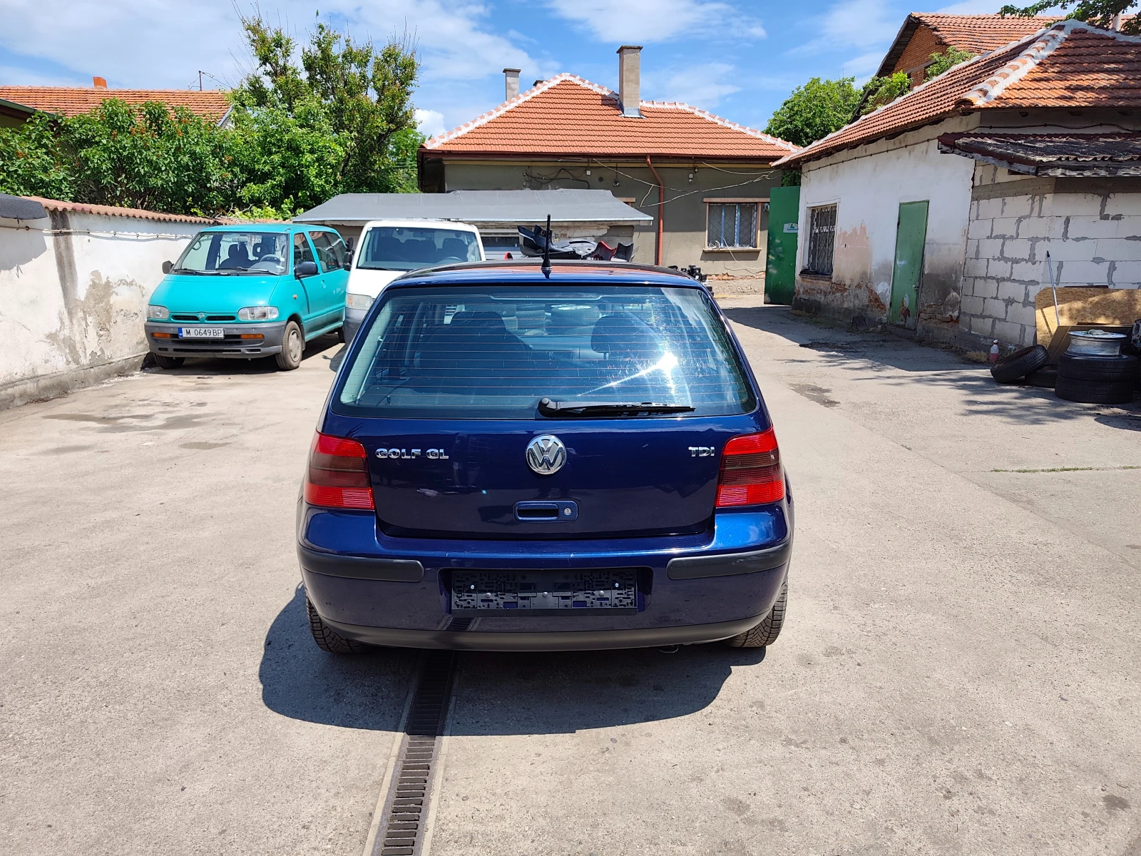 VW Golf 1.9 TDI , снимка 6 - Автомобили и джипове - 54618669