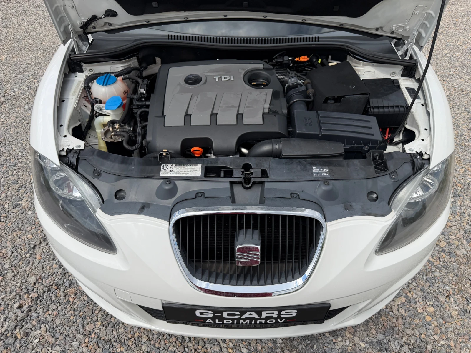 Seat Leon 1.6/КАТО НОВА, снимка 17 - Автомобили и джипове - 54964421