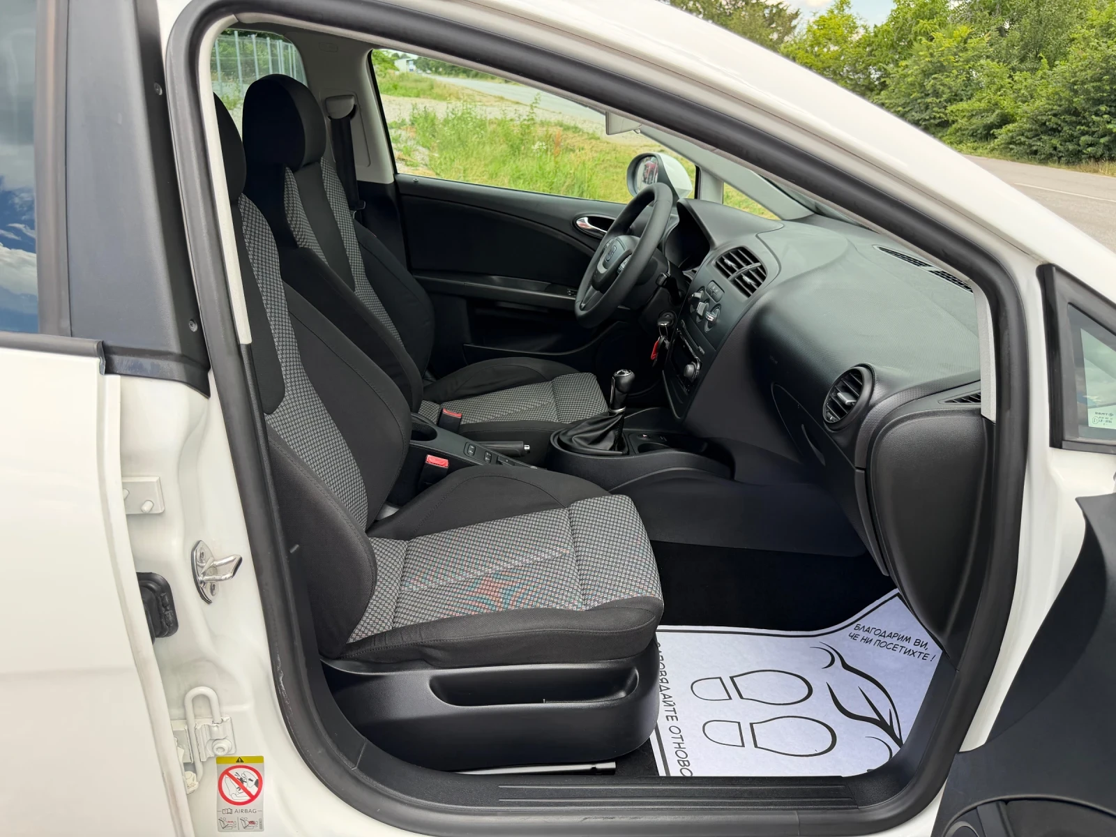 Seat Leon 1.6/КАТО НОВА, снимка 13 - Автомобили и джипове - 54964421
