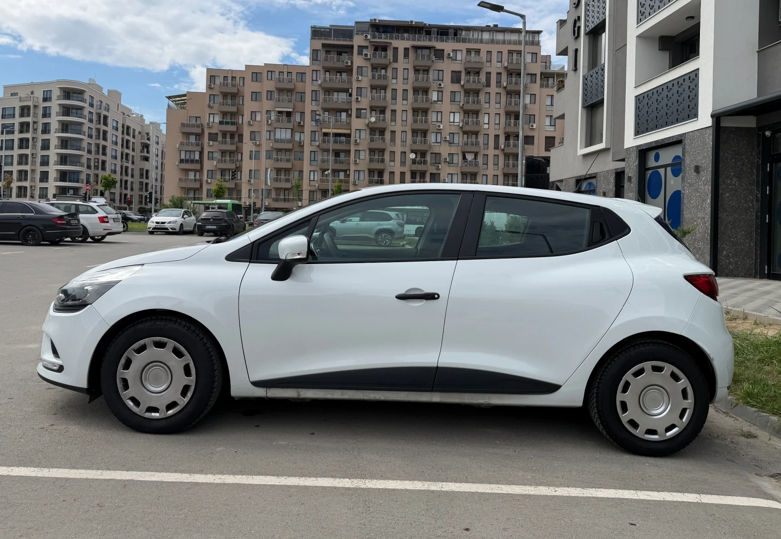 Renault Clio, снимка 3 - Автомобили и джипове - 55040424