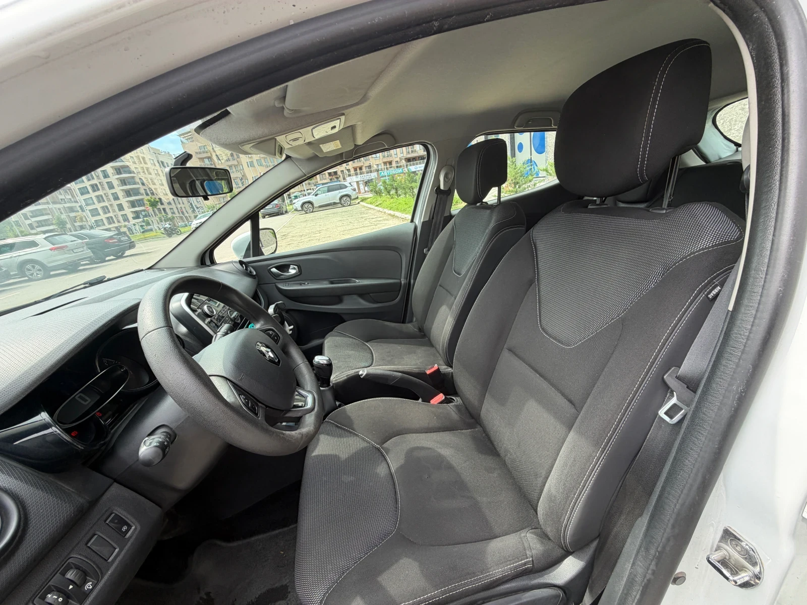 Renault Clio, снимка 9 - Автомобили и джипове - 55040424