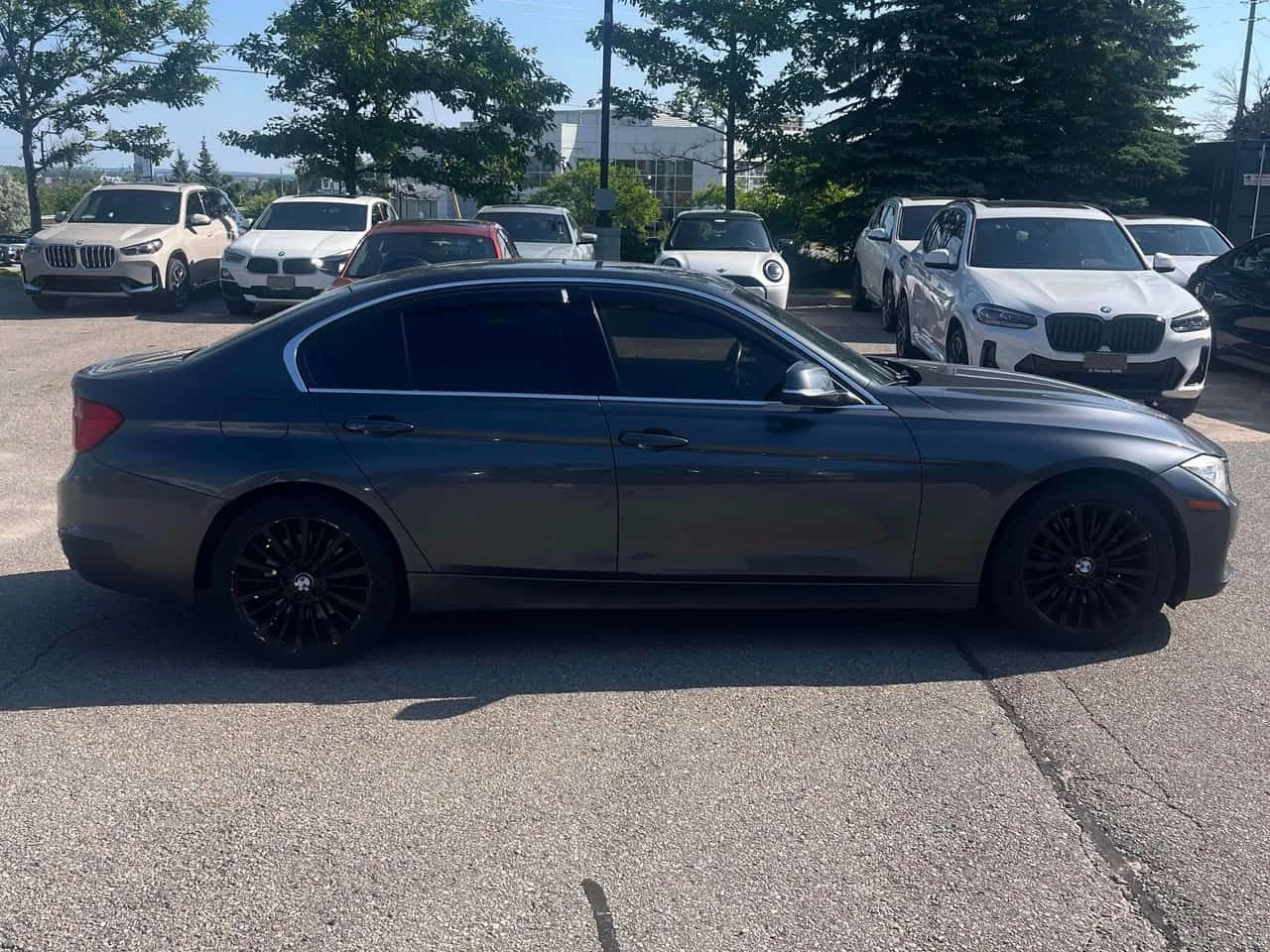 BMW 335 xDrive * АВТОКРЕДИТ * ПРЕДСТАВИТЕЛСТВО НА BMW, снимка 4 - Автомобили и джипове - 55210773