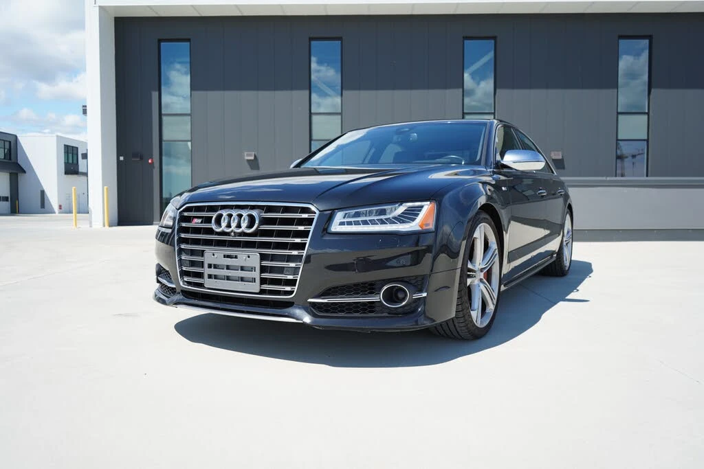 Audi S8 MATRIX* BANG* OLUFSEN* ОБДУХВАНЕ* МАСАЖ* КАМЕРА* 