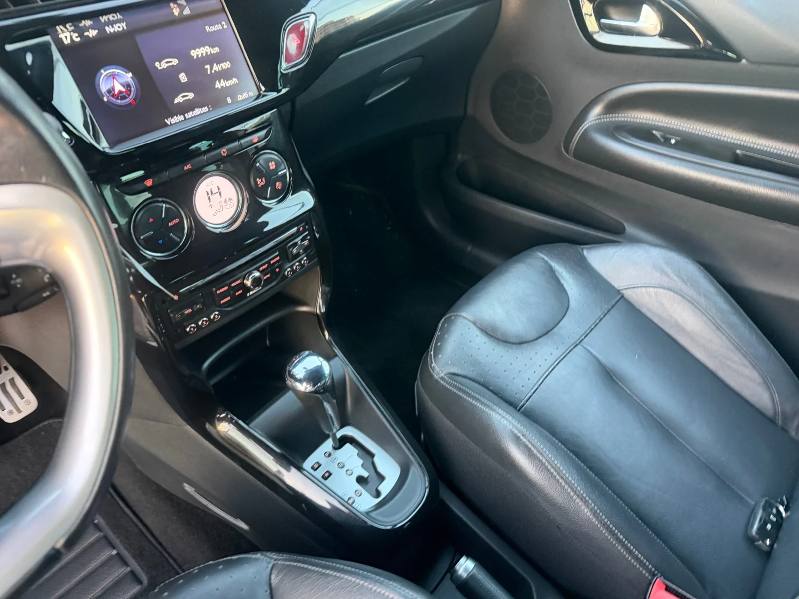 Citroen DS3 1.5-150 kc-Benzin Avtomat Individual Top, снимка 11 - Автомобили и джипове - 55894124