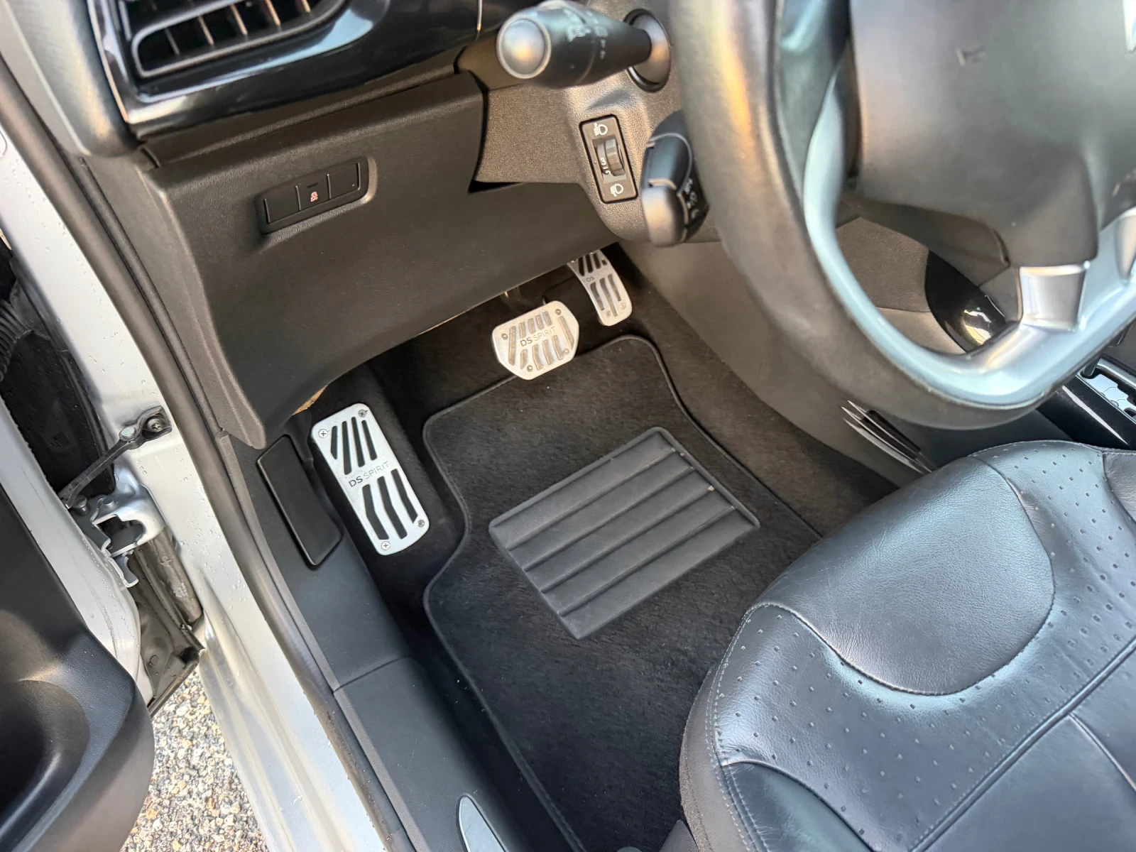 Citroen DS3 1.5-150 kc-Benzin Avtomat Individual Top, снимка 15 - Автомобили и джипове - 55894124