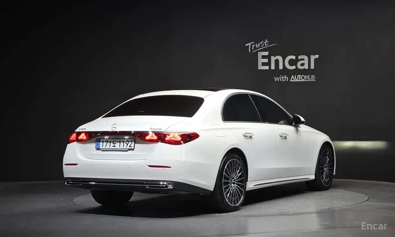 Mercedes-Benz E 450 4MATIC Exclusive /ОБДУХВАНЕ/ПАНОРАМА/360, снимка 2 - Автомобили и джипове - 56239202