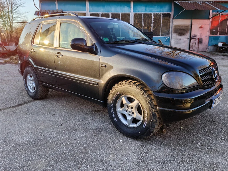 Mercedes-Benz ML 320 i*Inspiration*AMG*ГАЗ*V6*4х4*Много екстри, снимка 11 - Автомобили и джипове - 38880964