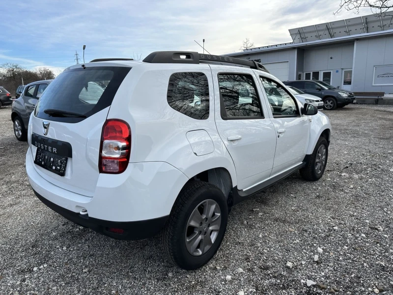 Dacia Duster 1.6i Газ/Бензин, снимка 6 - Автомобили и джипове - 48445155