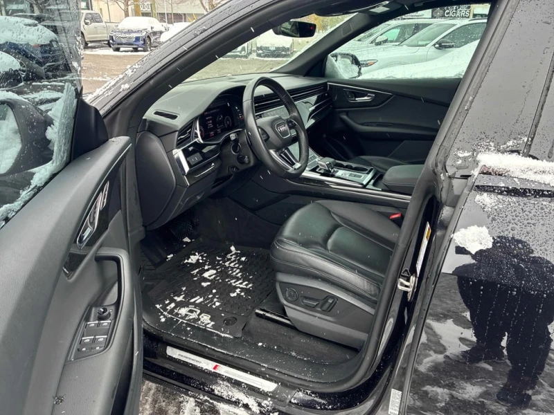Audi Q8 Progressiv  CARFAX, снимка 5 - Автомобили и джипове - 52410741