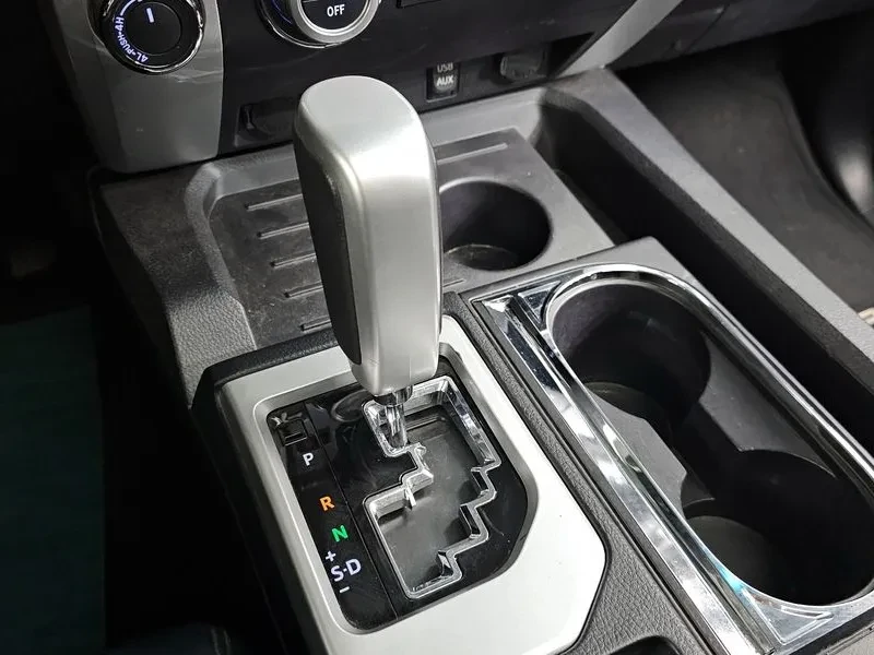 Toyota Tundra 5.7, снимка 9 - Автомобили и джипове - 55048861