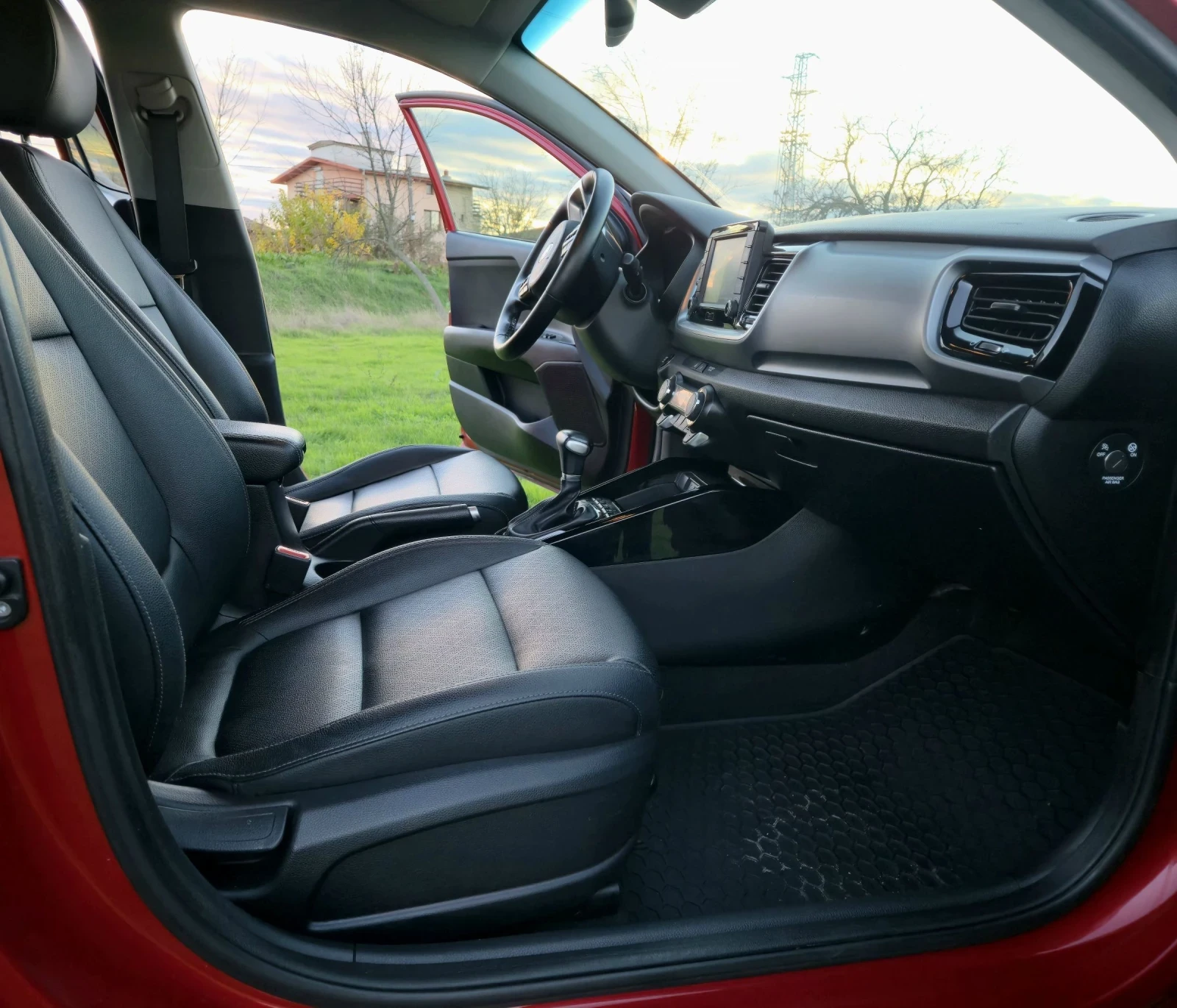 Kia Stonic PLATINUM EDITION FULL 1.0 120kc.T-GDI CARPLAY WAZE - изображение 7