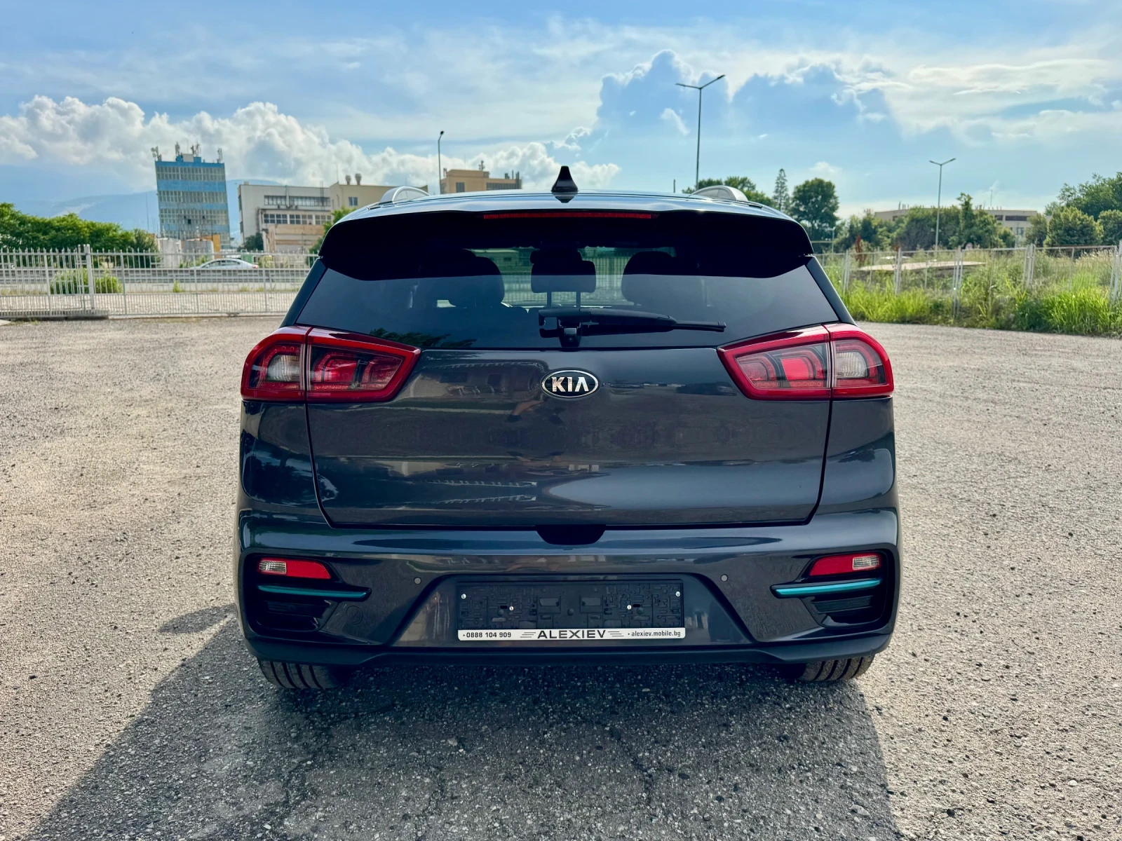 Kia Niro EV 64kWh Термопомпа Full Екстри Гаранция, снимка 5 - Автомобили и джипове - 54781263
