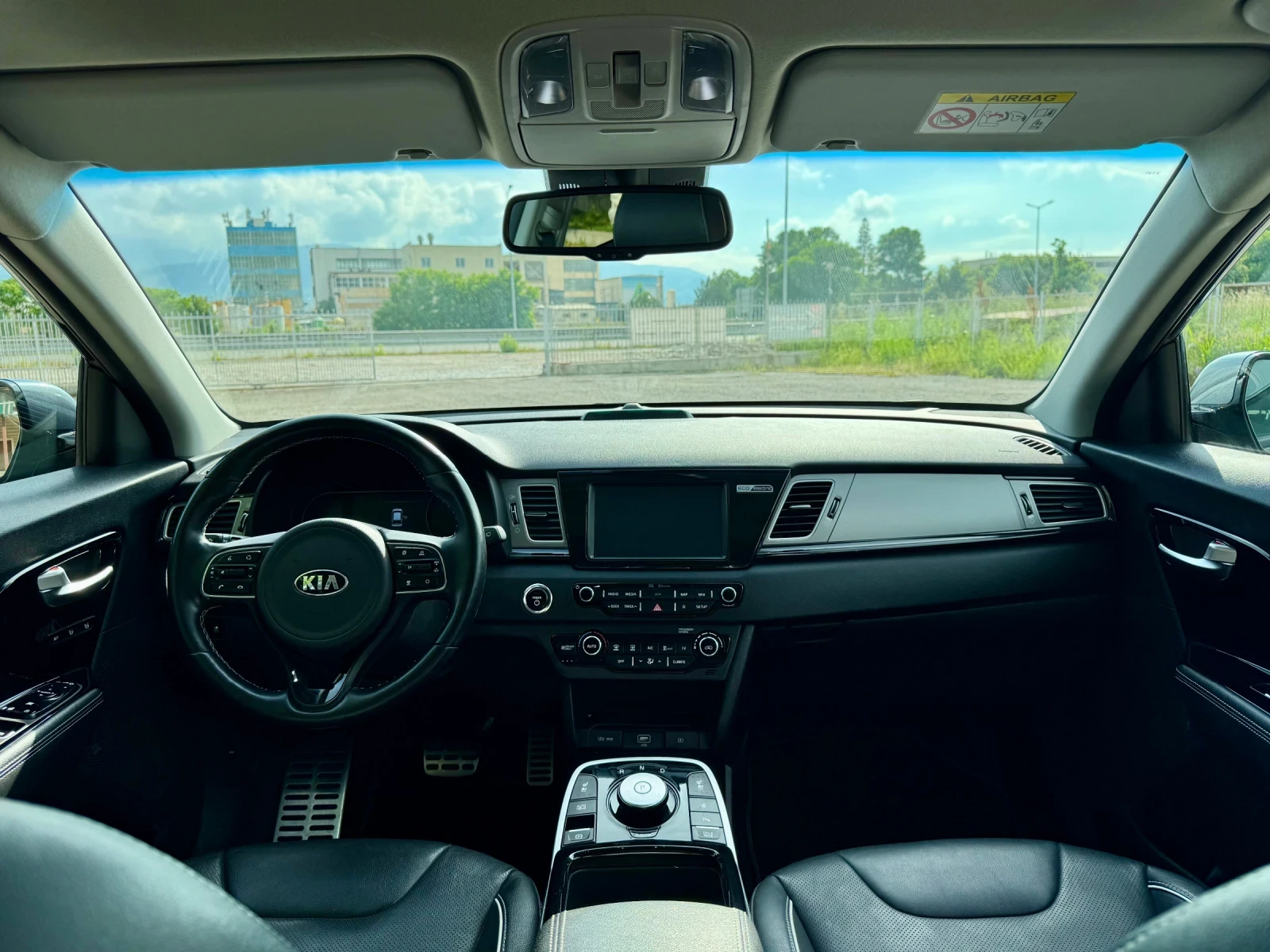 Kia Niro EV 64kWh Термопомпа Full Екстри Гаранция, снимка 11 - Автомобили и джипове - 54781263