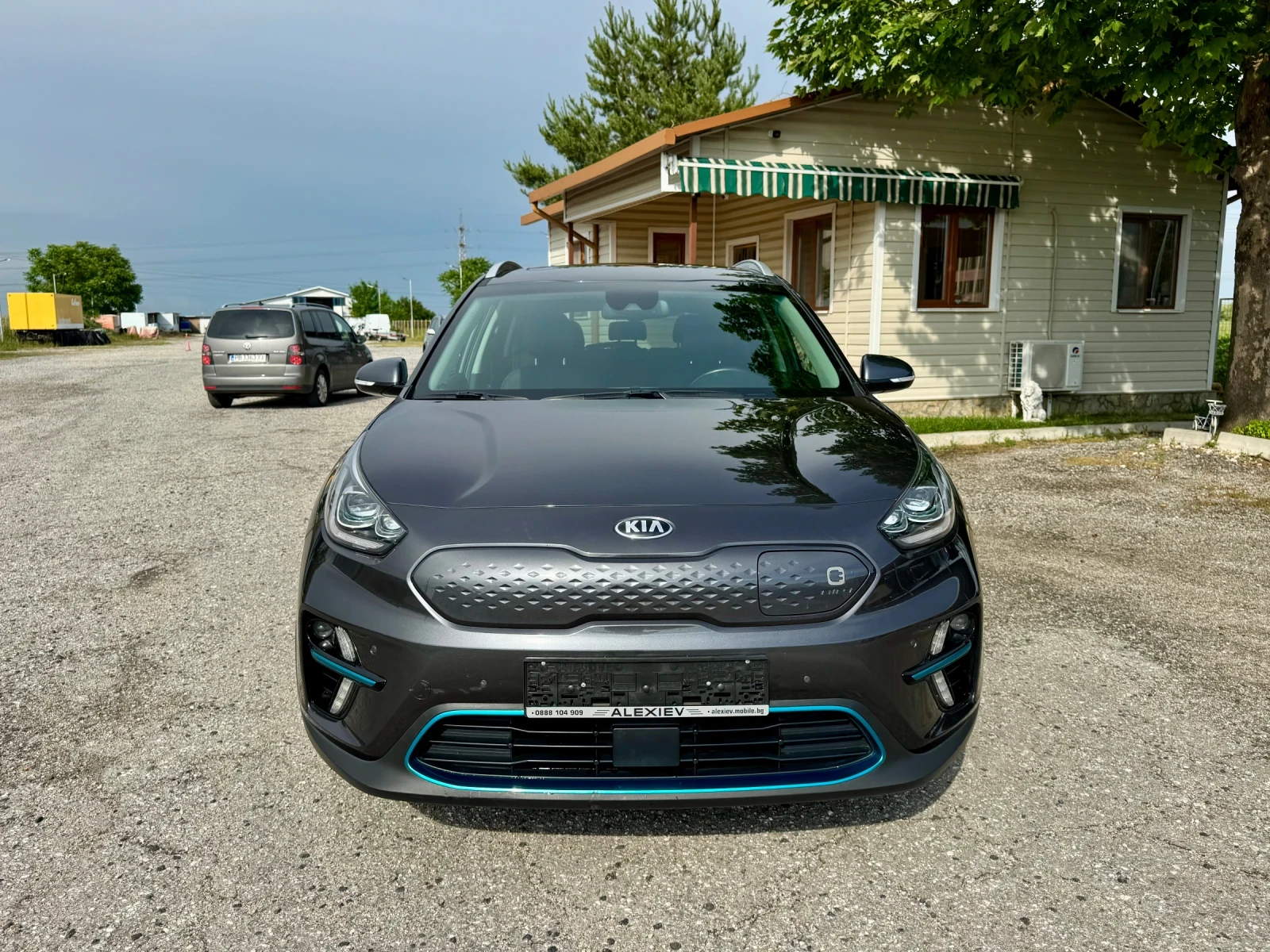 Kia Niro EV 64kWh Термопомпа Full Екстри Гаранция, снимка 2 - Автомобили и джипове - 54781263