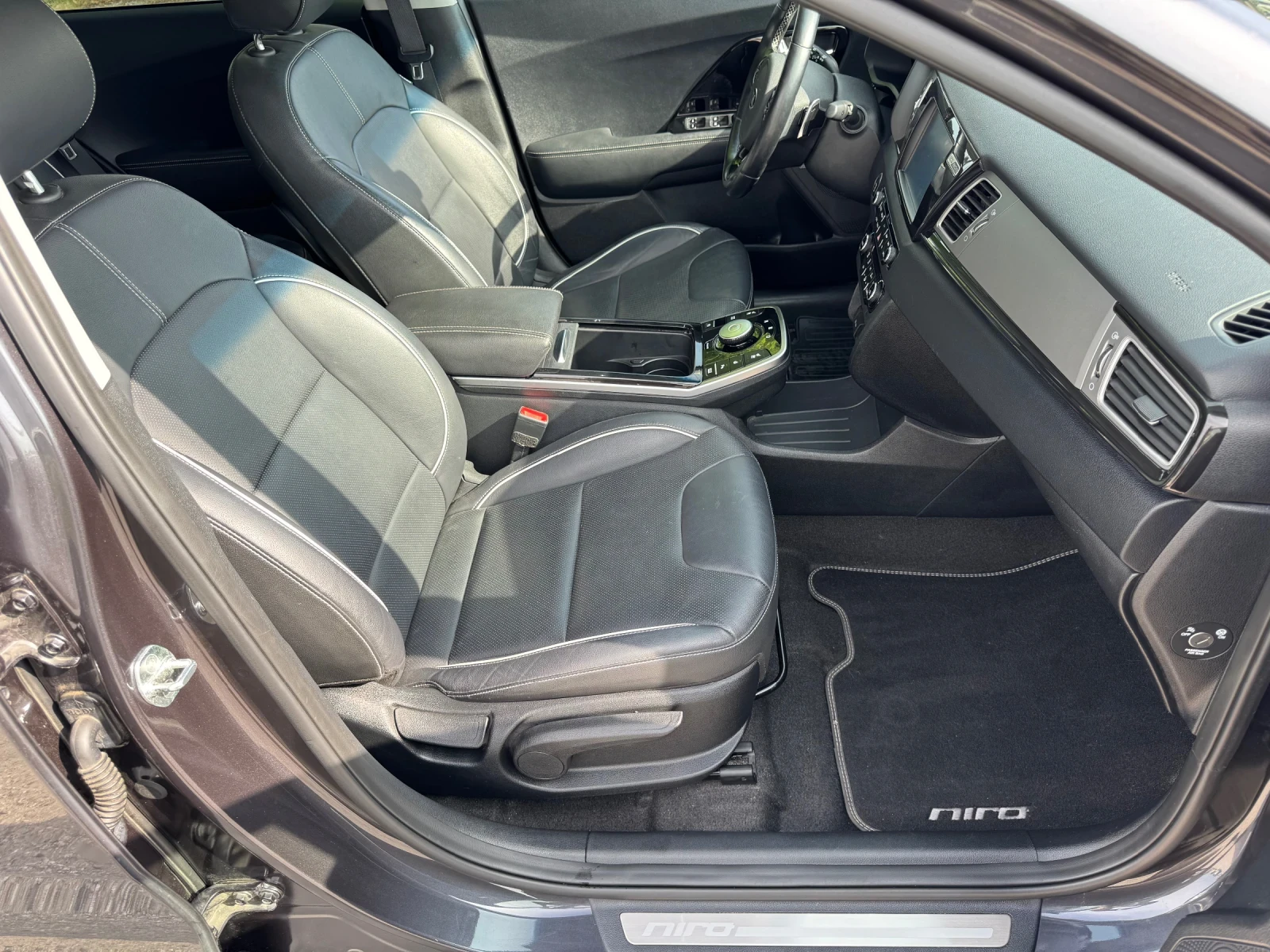 Kia Niro EV 64kWh Термопомпа Full Екстри Гаранция, снимка 9 - Автомобили и джипове - 54781263