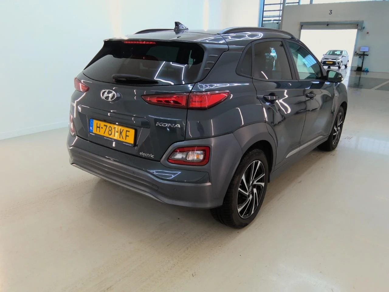Hyundai Kona 64 kWh Fashion, снимка 3 - Автомобили и джипове - 55274871