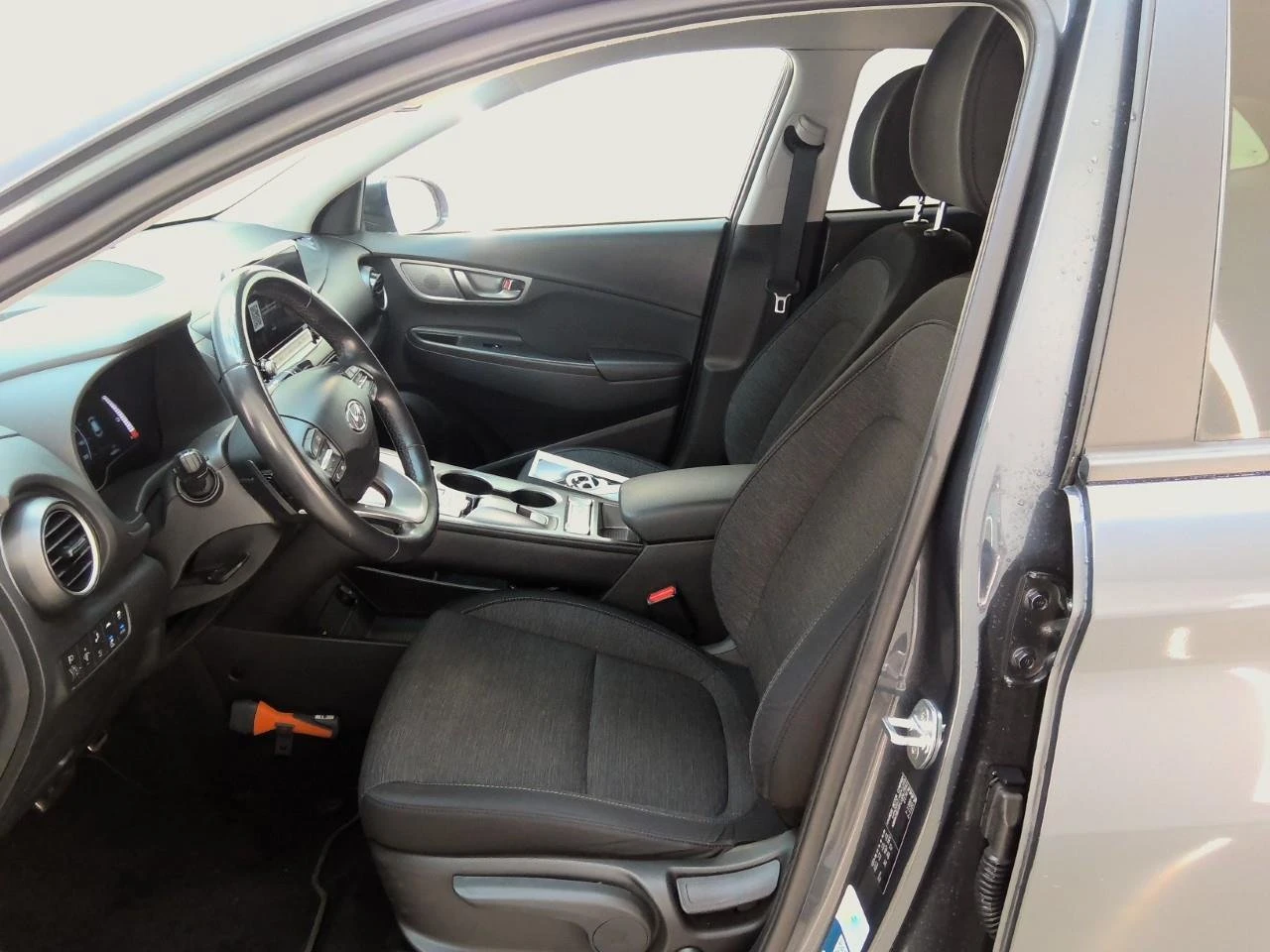 Hyundai Kona 64 kWh Fashion, снимка 12 - Автомобили и джипове - 55274871