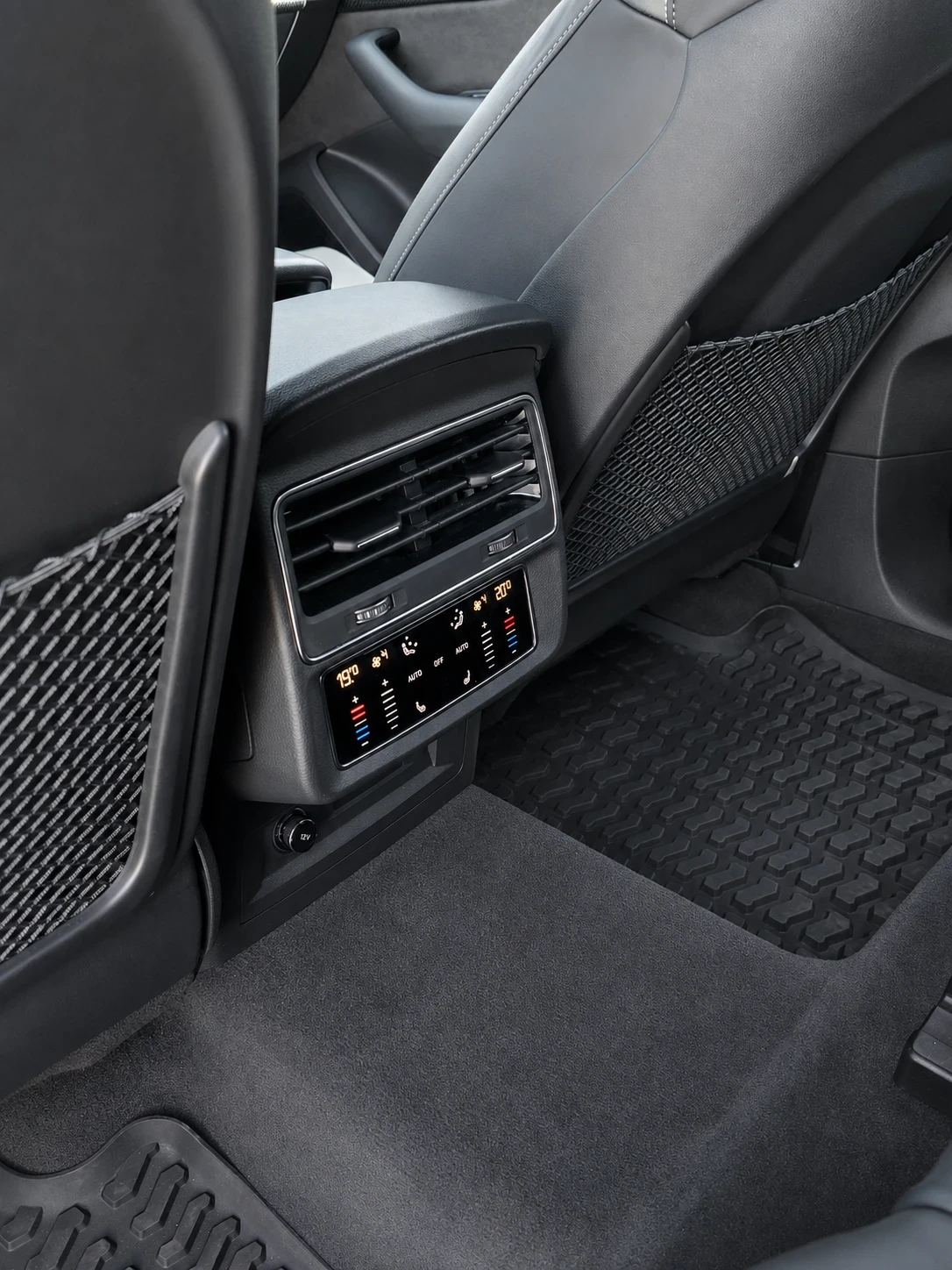 Audi SQ8, снимка 11 - Автомобили и джипове - 55504618