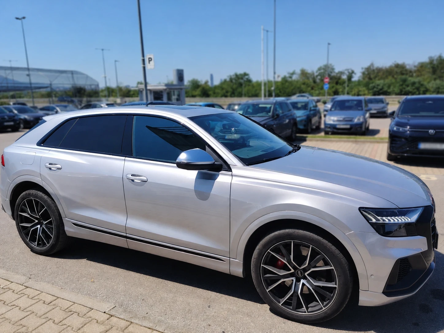 Audi SQ8, снимка 6 - Автомобили и джипове - 55504618
