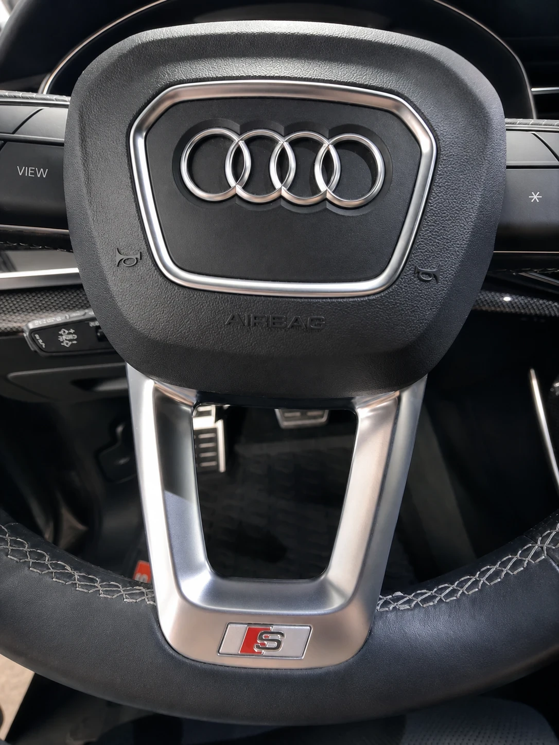 Audi SQ8, снимка 15 - Автомобили и джипове - 55504618