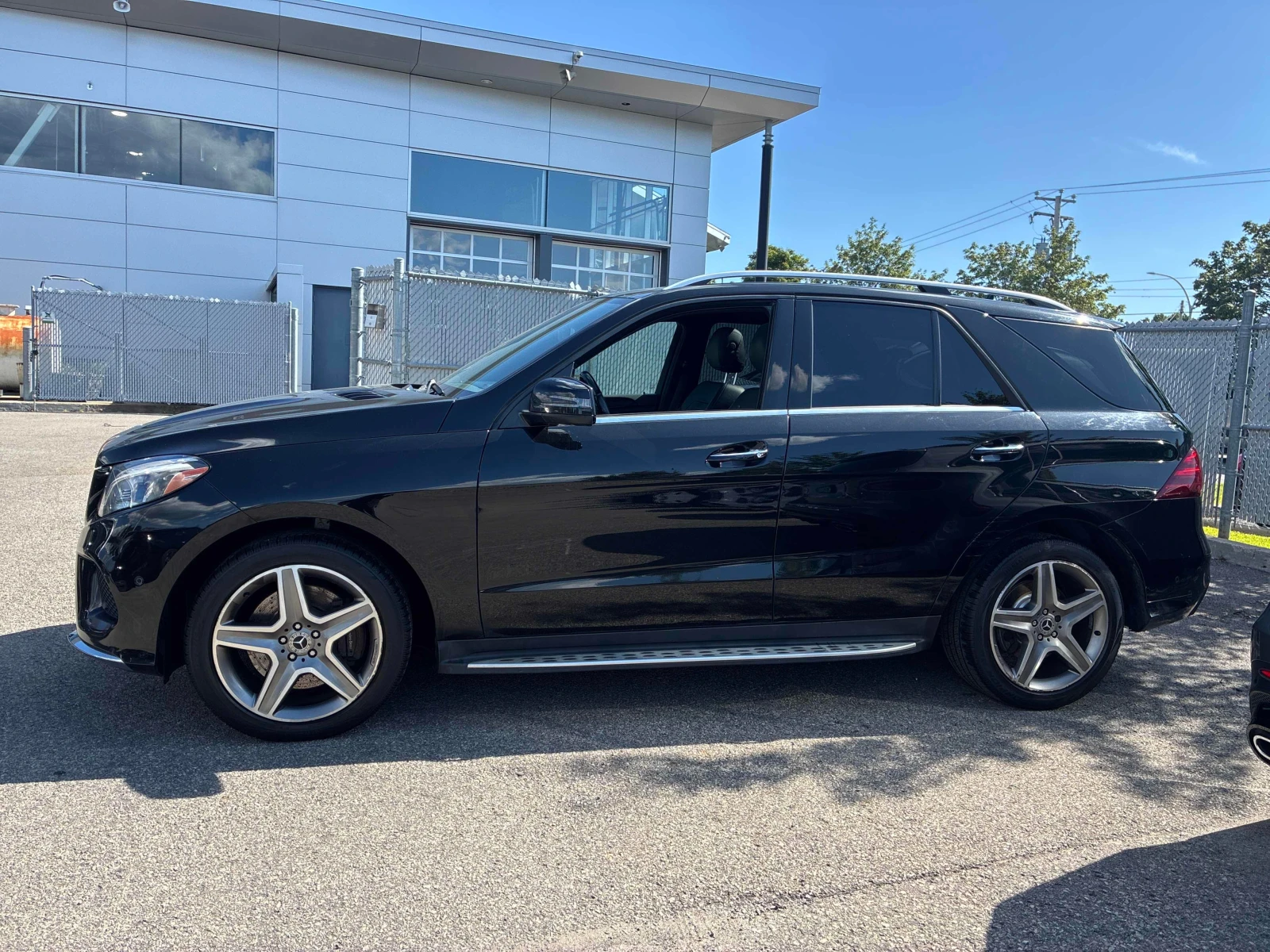 Mercedes-Benz GLE 400  * CARFAX * ОПЦИЯ ЗА ФИНАНСИРАНЕ, снимка 2 - Автомобили и джипове - 55983824