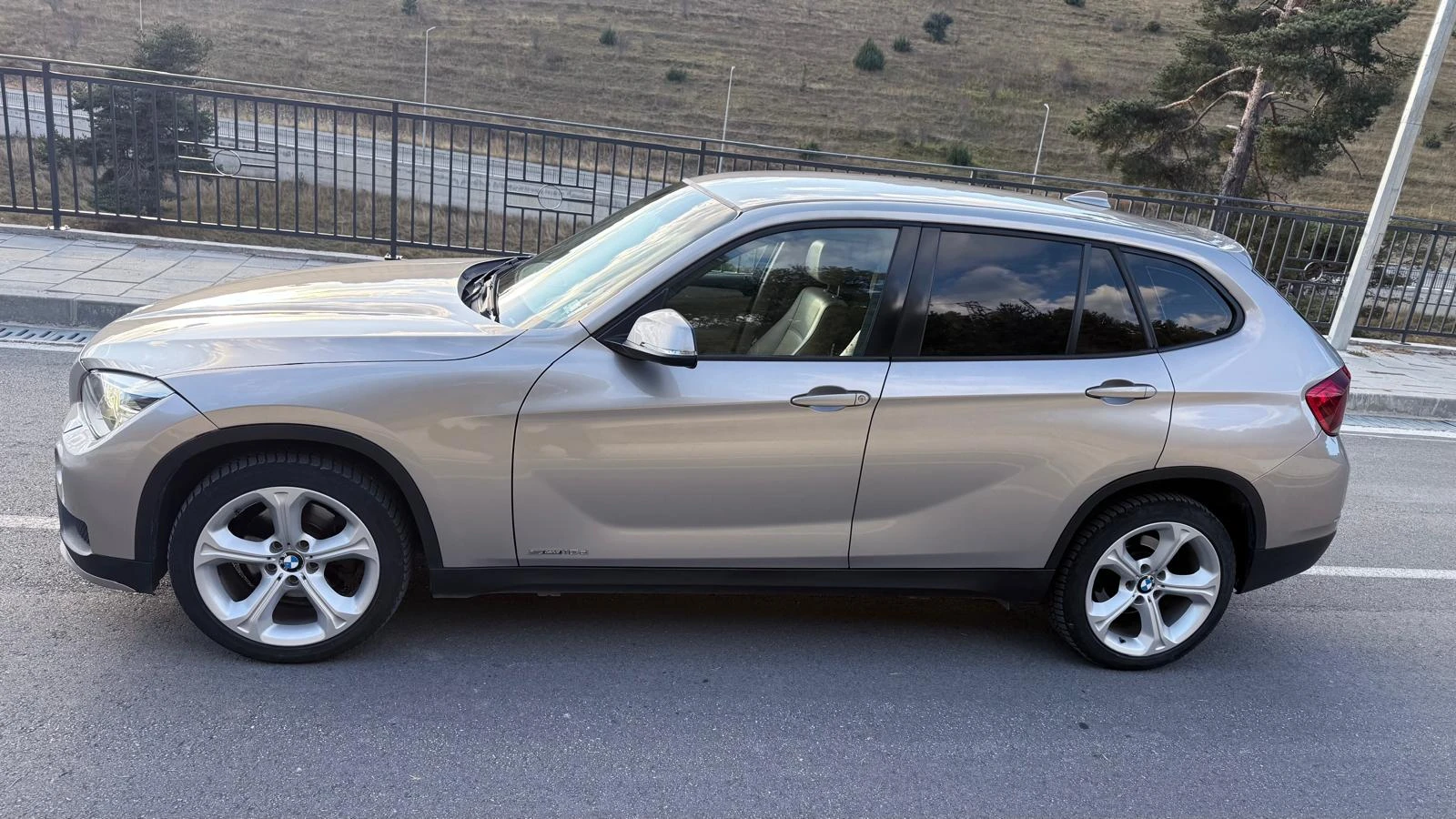 BMW X1 2.0, снимка 7 - Автомобили и джипове - 56728143