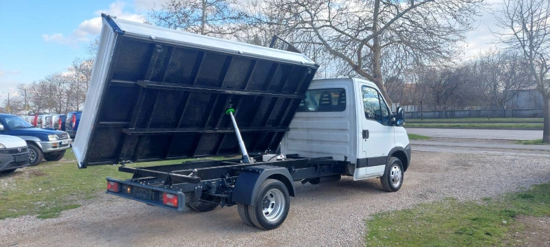 Iveco Daily 3.0 tdi тристранен, снимка 16 - Бусове и автобуси - 49594395