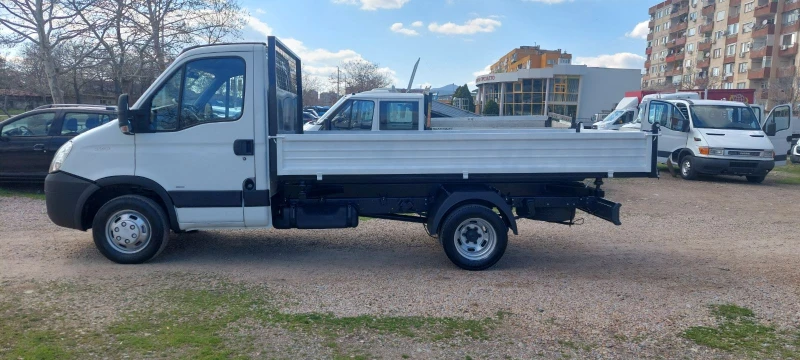 Iveco Daily 3.0 tdi тристранен, снимка 4 - Бусове и автобуси - 49594395