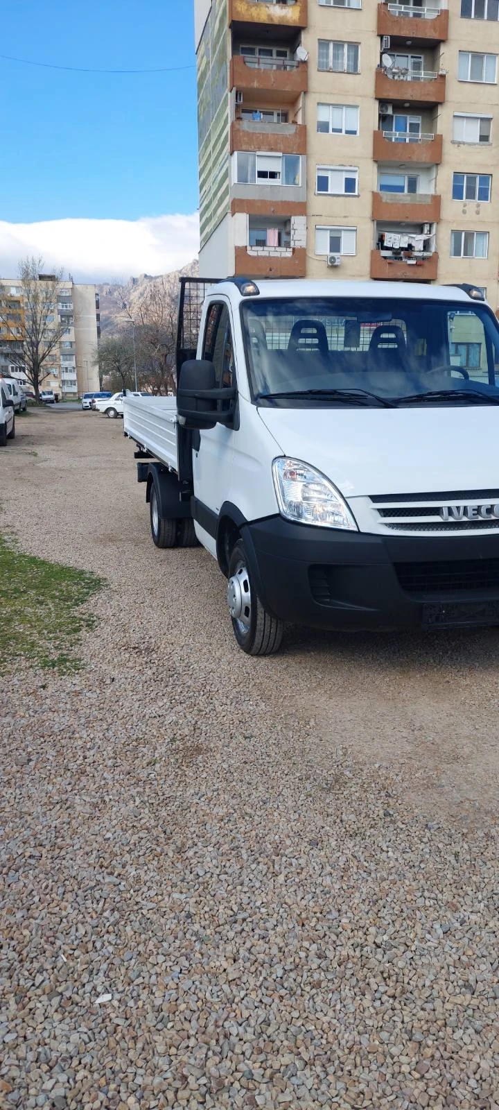 Iveco Daily 3.0 tdi тристранен, снимка 2 - Бусове и автобуси - 49594395