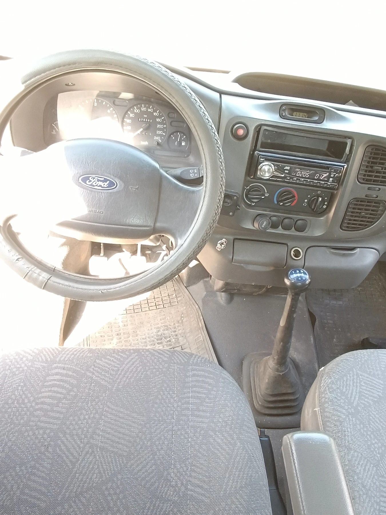 Ford Transit 2400 - изображение 8