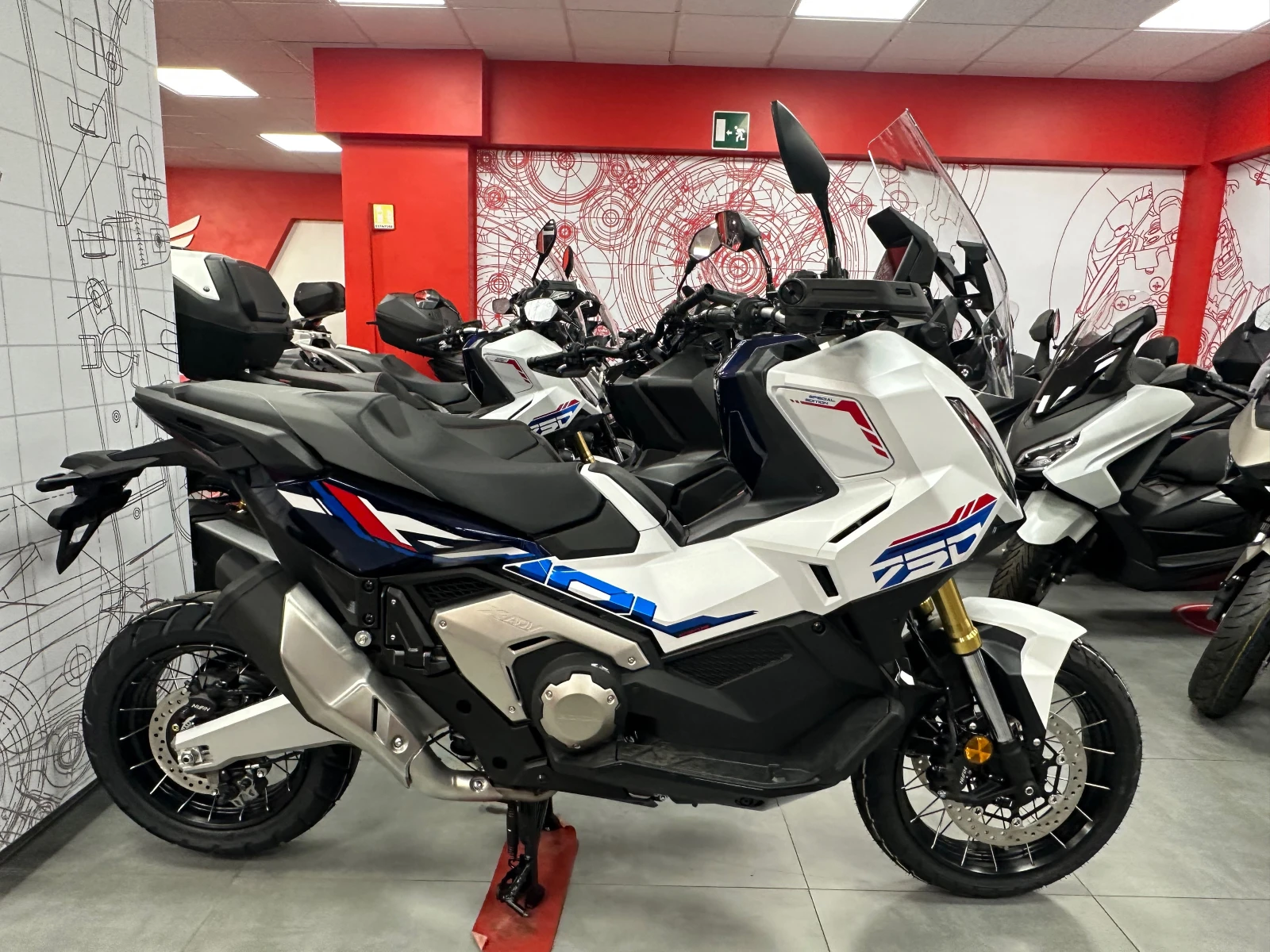 Honda X-ADV 750 Special Edition НОВ 0км., снимка 5 - Мотоциклети и мототехника - 54973696