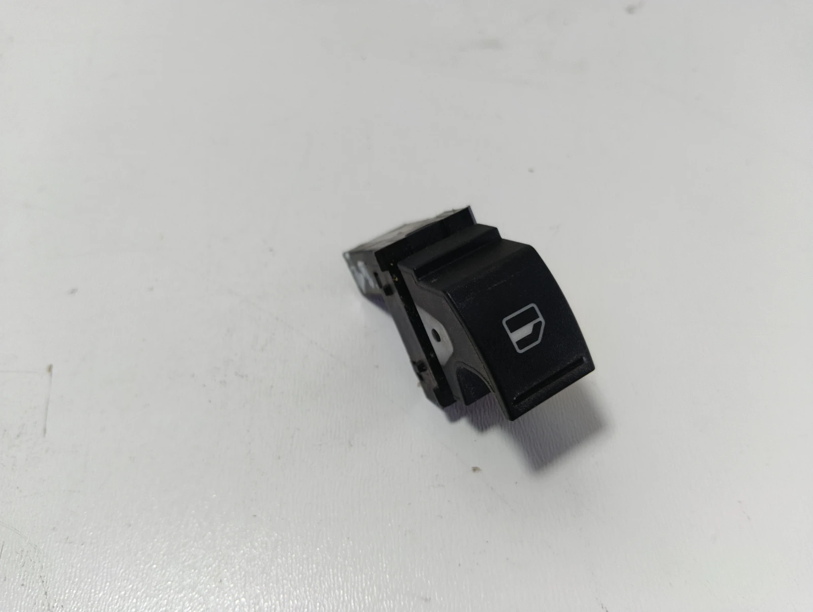 копче ел. стъкла 7L6959855B VW Golf