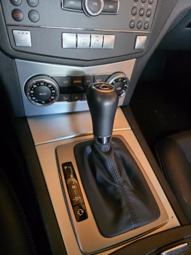 Mercedes-Benz C 220, снимка 11