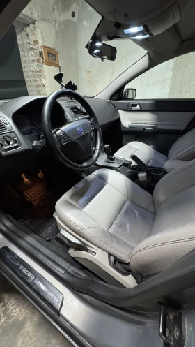 Обява за продажба на Volvo S40 2.0D ~5 900 лв. - изображение 9