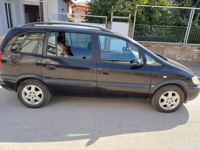 Opel Zafira 1.8 i, снимка 5 - Автомобили и джипове - 47182717