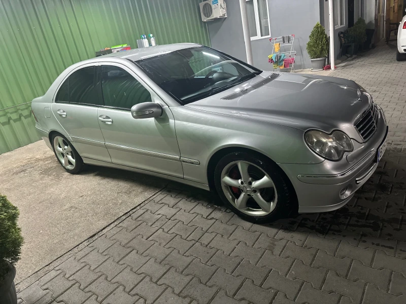 Mercedes-Benz C 200, снимка 2 - Автомобили и джипове - 51000257