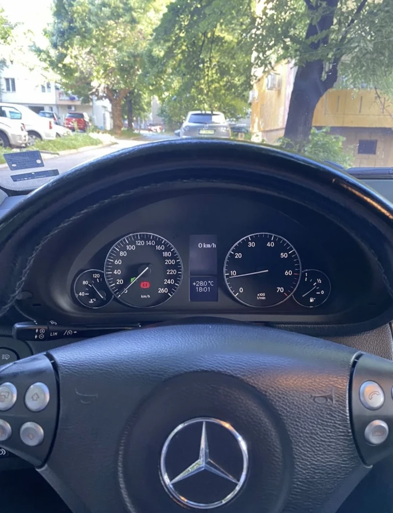 Mercedes-Benz C 200, снимка 14 - Автомобили и джипове - 48212159