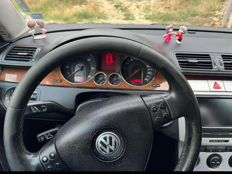 VW Passat, снимка 9 - Автомобили и джипове - 49013351