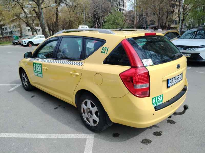 Kia Ceed Комби, снимка 9 - Автомобили и джипове - 49604716