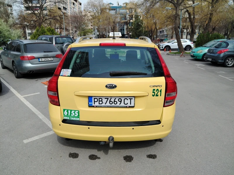 Kia Ceed Комби, снимка 10 - Автомобили и джипове - 49604716